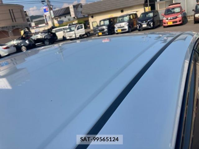 Toyota PRIUS 2019-04 8101267-10