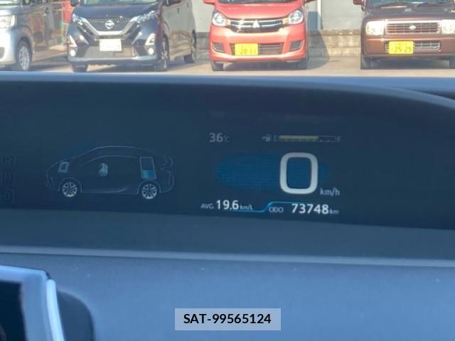 Toyota PRIUS 2019-04 8101267-18