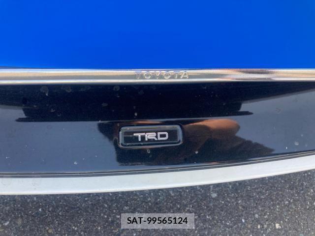 Toyota PRIUS 2019-04 8101267-3