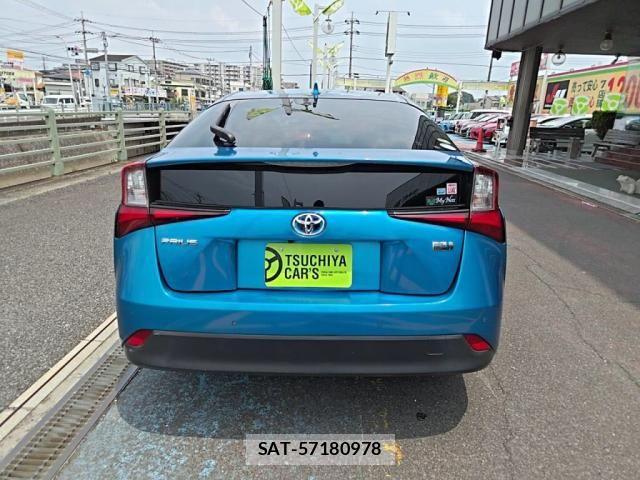 Toyota PRIUS 2019-08 8101276-9