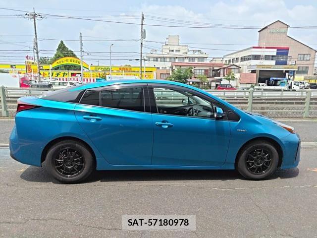 Toyota PRIUS 2019-08 8101276-10