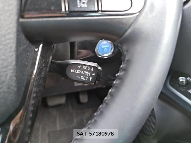 Toyota PRIUS 2019-08 8101276-16