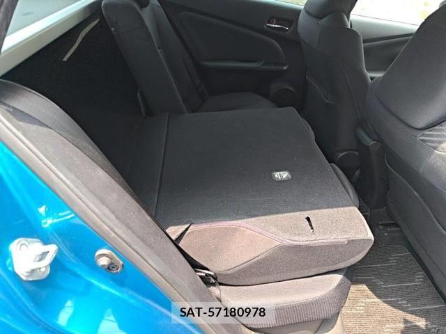 Toyota PRIUS 2019-08 8101276-21