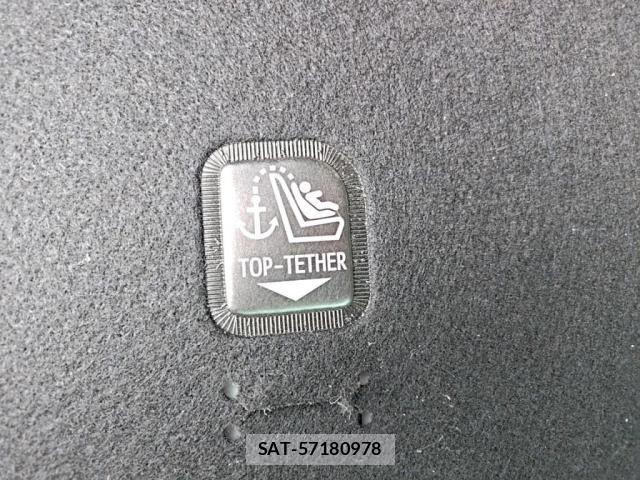Toyota PRIUS 2019-08 8101276-23