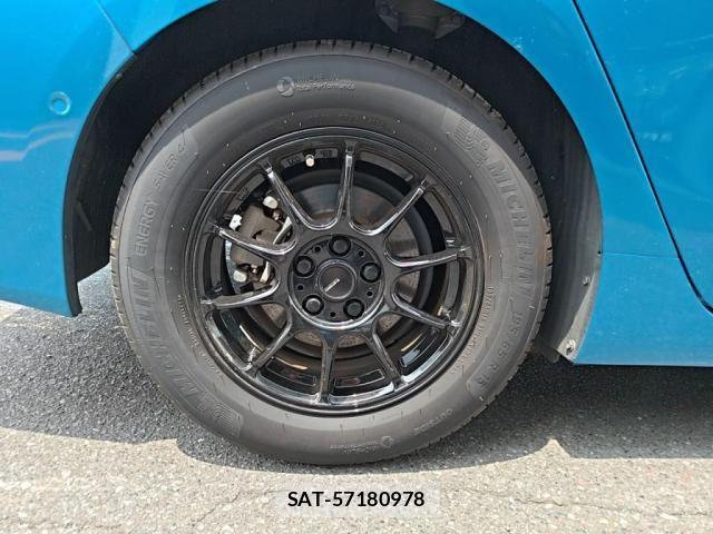 Toyota PRIUS 2019-08 8101276-24