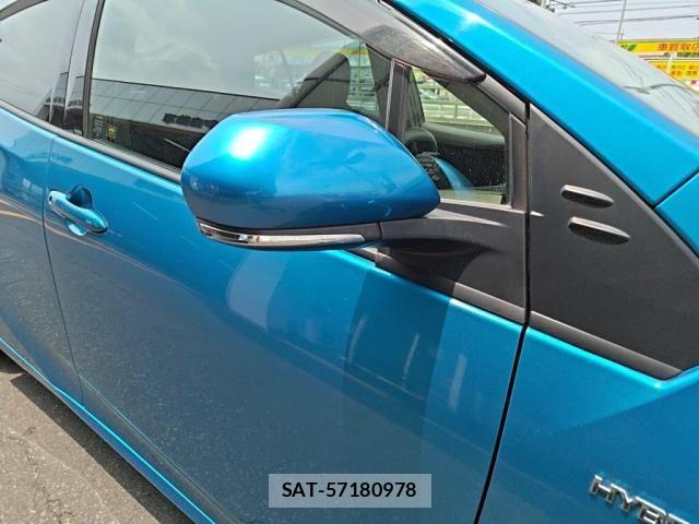 Toyota PRIUS 2019-08 8101276-25