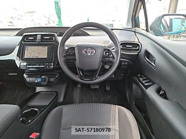 Toyota PRIUS 2019-08 8101276-2