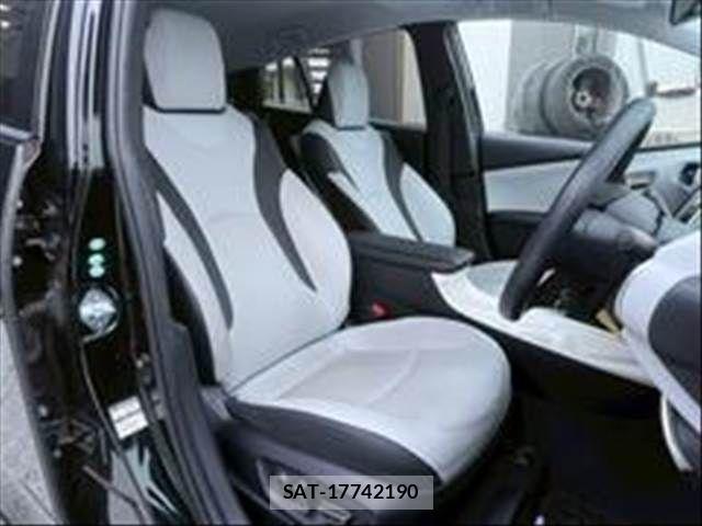 Toyota PRIUS 2016-05 8101283-10
