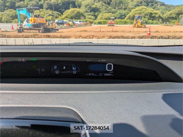 Toyota PRIUS 2021-05 8101265-12