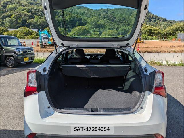Toyota PRIUS 2021-05 8101265-5