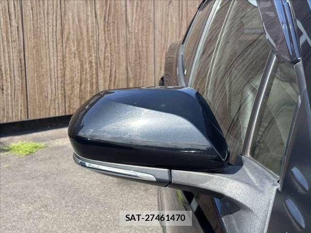 Toyota PRIUS 2019-05 8101268-26