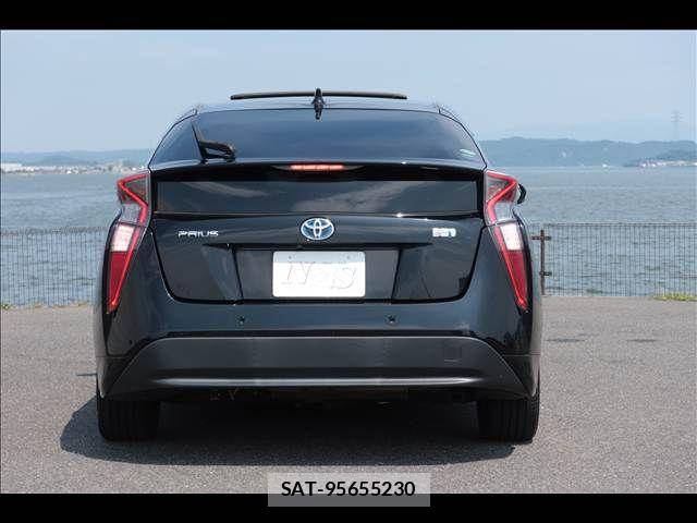 Toyota PRIUS 2016-12 8101273-4
