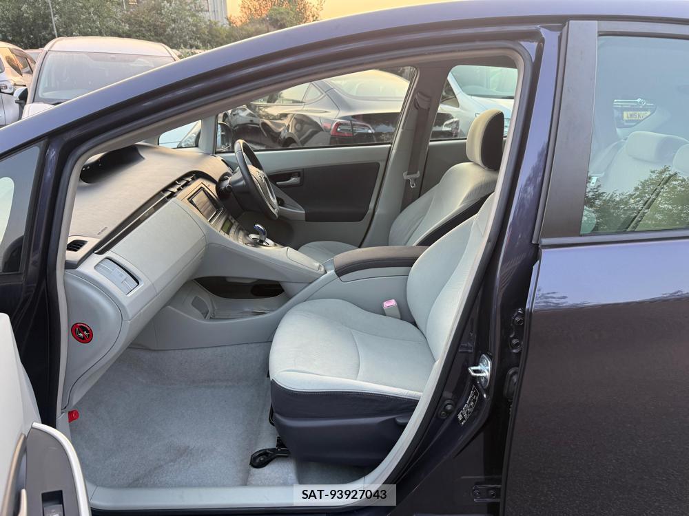 Toyota PRIUS 2010-12 1796015-9