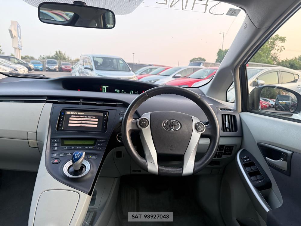 Toyota PRIUS 2010-12 1796015-13