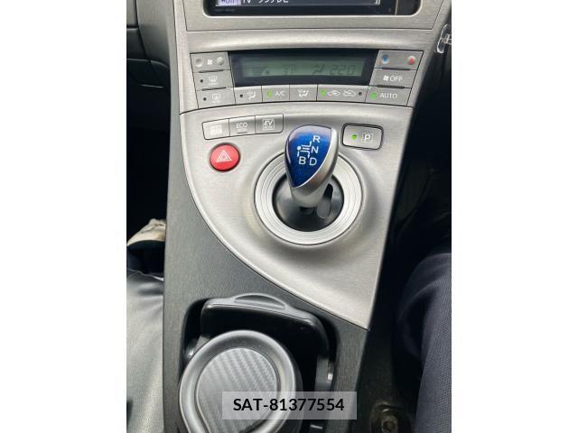 Toyota PRIUS 2013-12 8101329-21