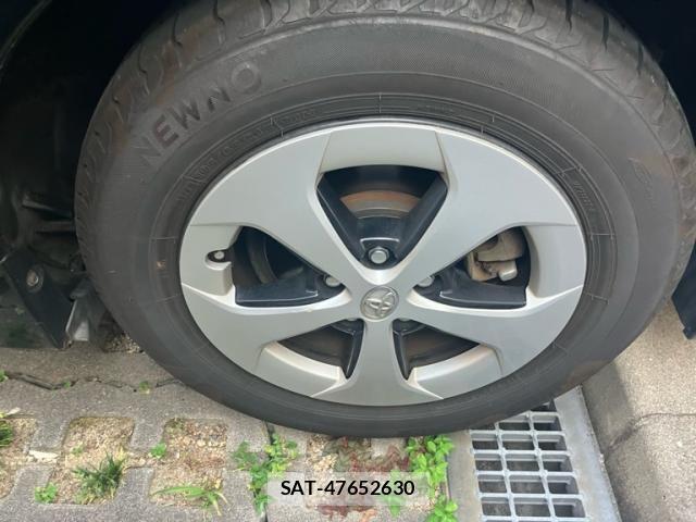 Toyota PRIUS 2013-06 8101318-9