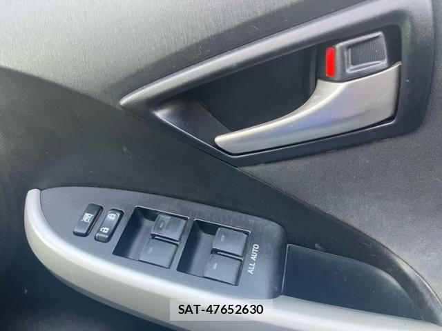 Toyota PRIUS 2013-06 8101318-18
