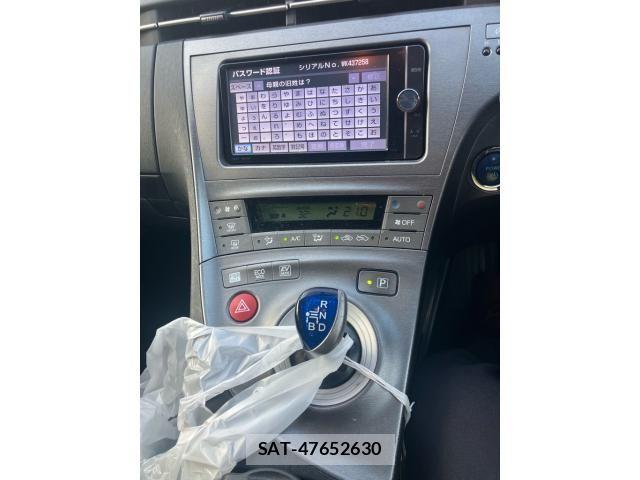 Toyota PRIUS 2013-06 8101318-23