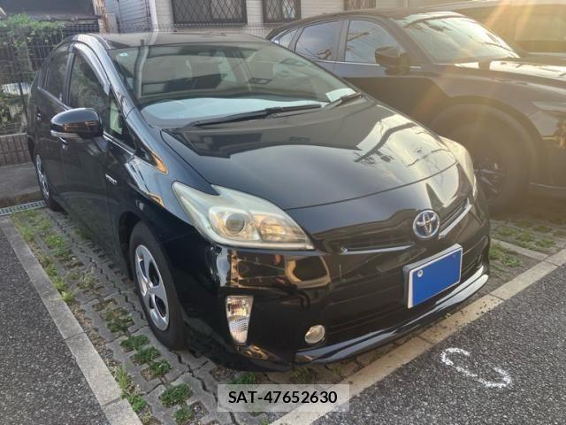 Toyota PRIUS 2013-06 8101318-2