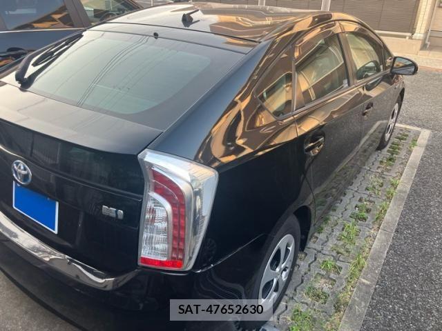 Toyota PRIUS 2013-06 8101318-5