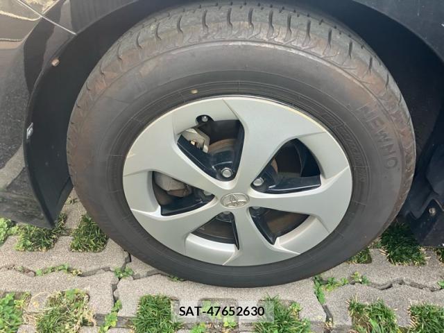 Toyota PRIUS 2013-06 8101318-8