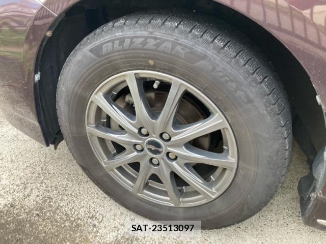 Toyota PRIUS 2013-03 8101346-12