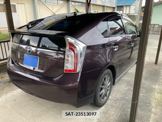 Toyota PRIUS 2013-03 8101346-5