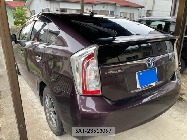 Toyota PRIUS 2013-03 8101346-6