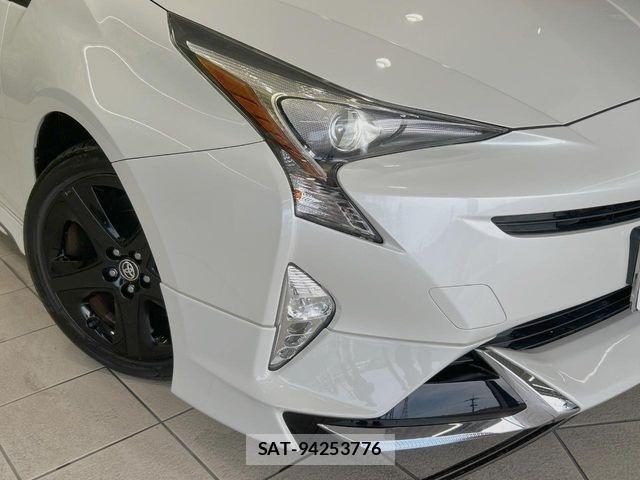 Toyota PRIUS 2017-07 8101280-11