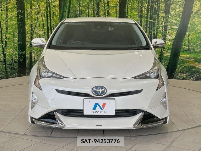 Toyota PRIUS 2017-07 8101280-13