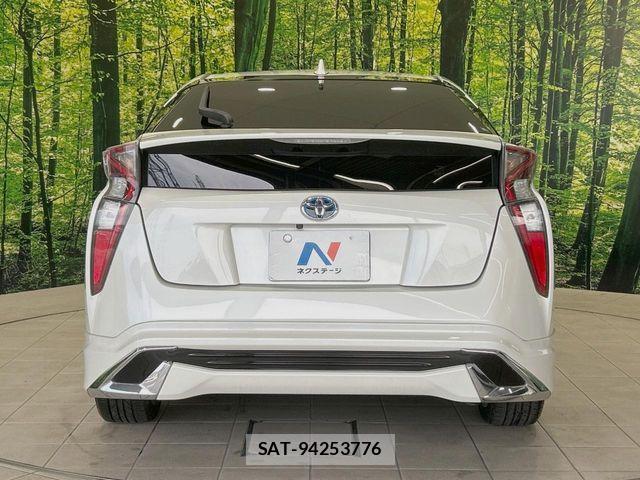 Toyota PRIUS 2017-07 8101280-14