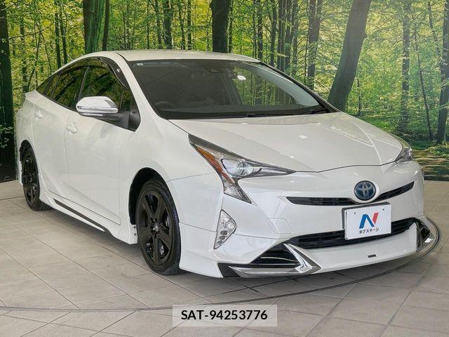 Toyota PRIUS 2017-07 8101280-15