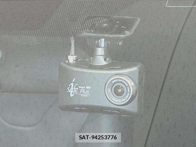 Toyota PRIUS 2017-07 8101280-6