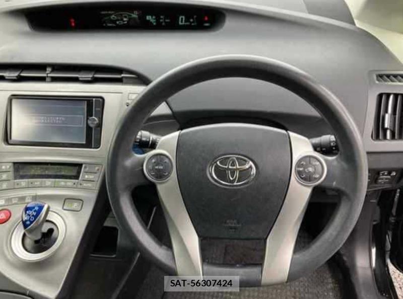 Toyota PRIUS 2014-03 8112074-5