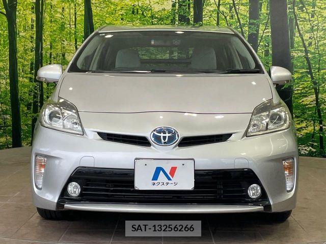 Toyota PRIUS 2014-06 8131945-13