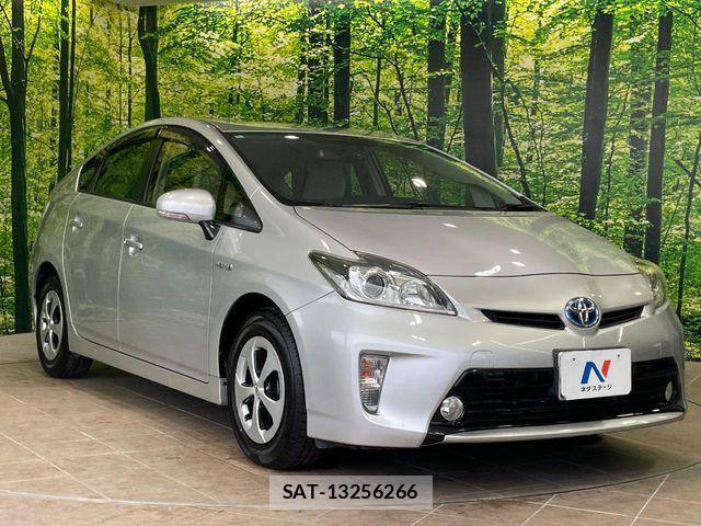 Toyota PRIUS 2014-06 8131945-15