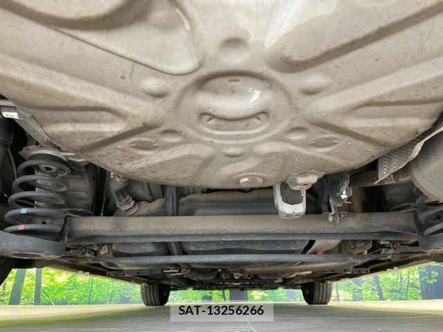 Toyota PRIUS 2014-06 8131945-18