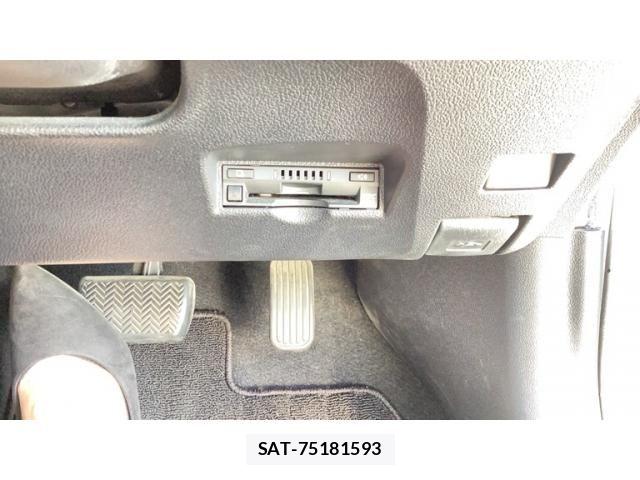 Toyota PRIUS 2018-12 8131937-6