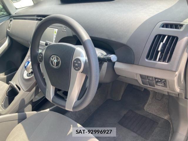 Toyota PRIUS 2011-09 8131972-15