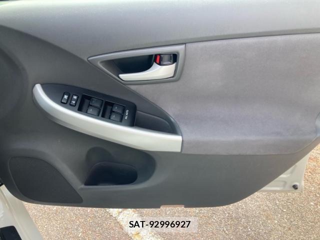 Toyota PRIUS 2011-09 8131972-16