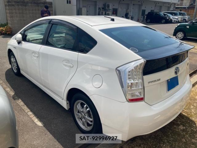 Toyota PRIUS 2011-09 8131972-3