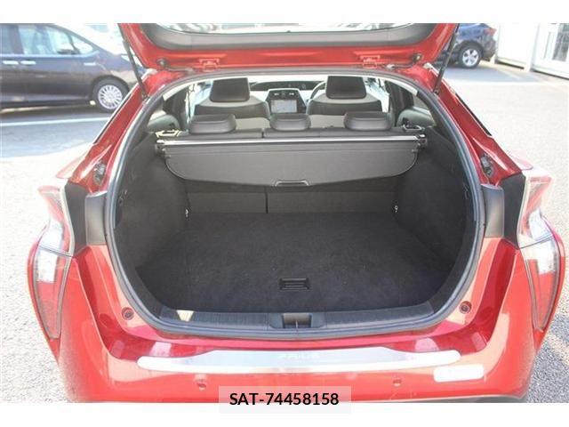 Toyota PRIUS 2016-06 8131936-15