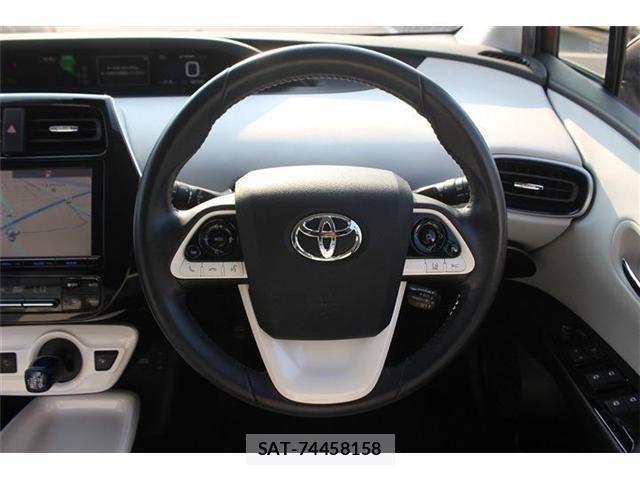 Toyota PRIUS 2016-06 8131936-17