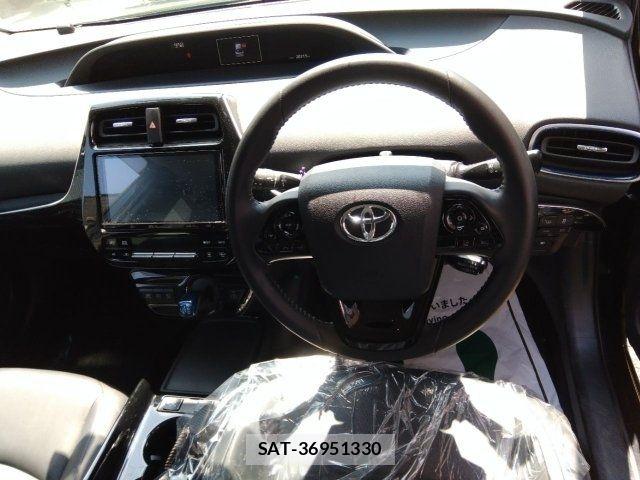Toyota PRIUS 2020-07 8131928-1