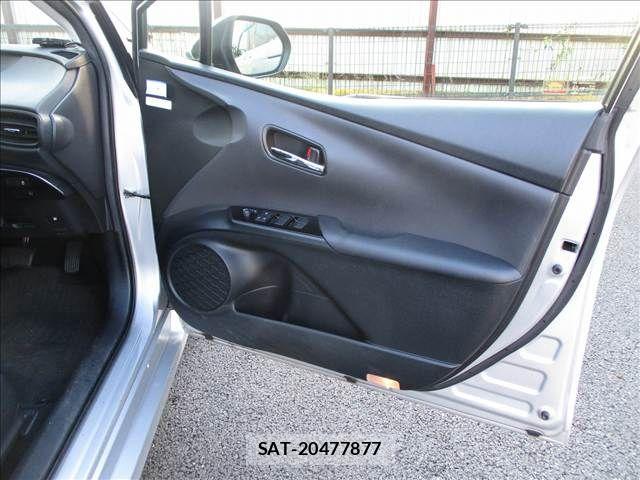 Toyota PRIUS 2019-03 8131935-9