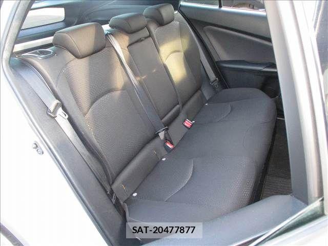 Toyota PRIUS 2019-03 8131935-11