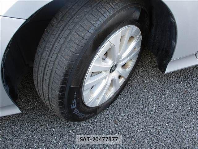 Toyota PRIUS 2019-03 8131935-15