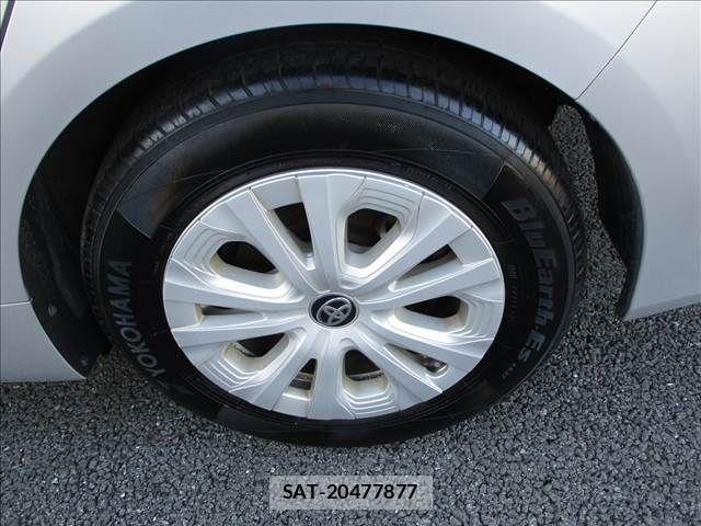 Toyota PRIUS 2019-03 8131935-16