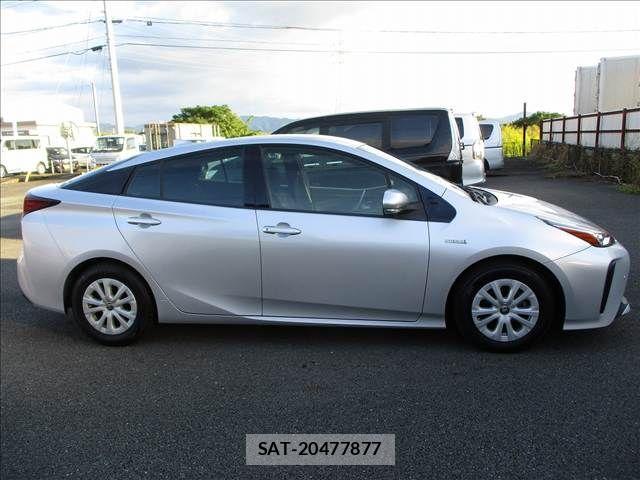 Toyota PRIUS 2019-03 8131935-3