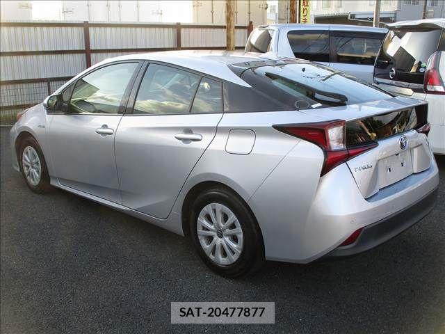 Toyota PRIUS 2019-03 8131935-6